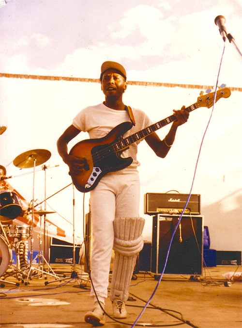 Om Alec Khaoli | legendary bass player